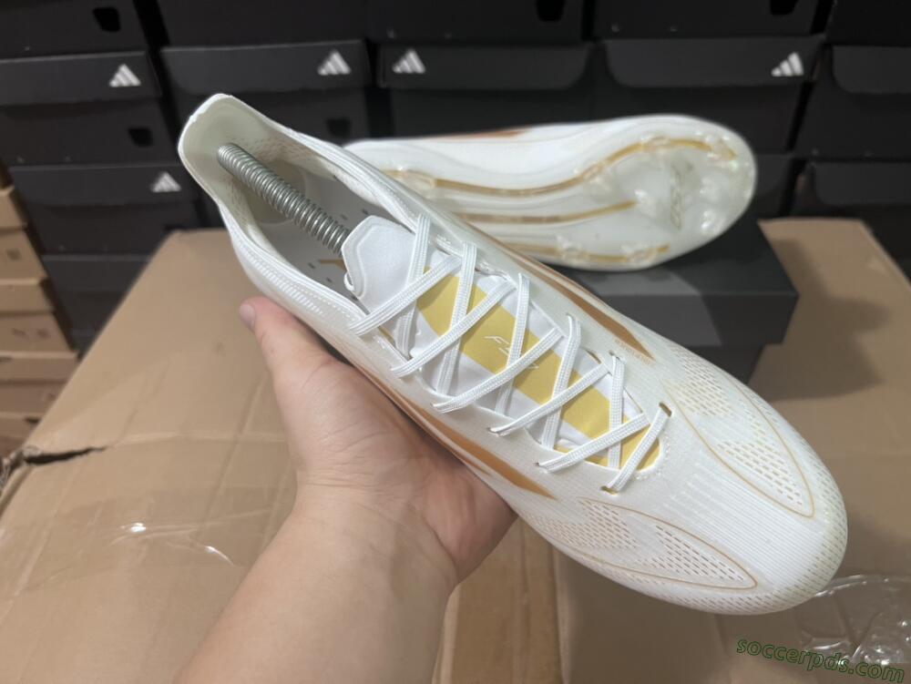 Adidas F50 Adizero FG Low-Tops Football Boots - White/Gold