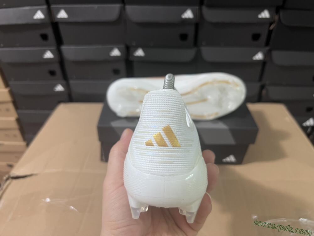 Adidas F50 Adizero FG Low-Tops Football Boots - White/Gold