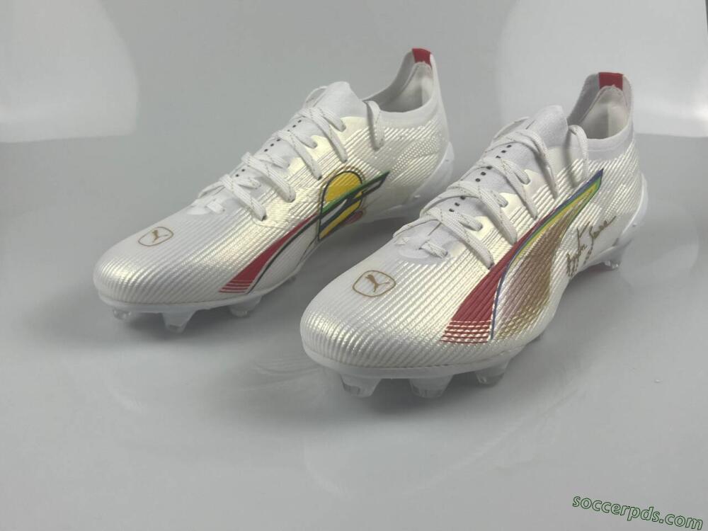 Puma Ultra 5 Ultimate FG Low-Tops Football Boots - White/Red/Yellow/Green