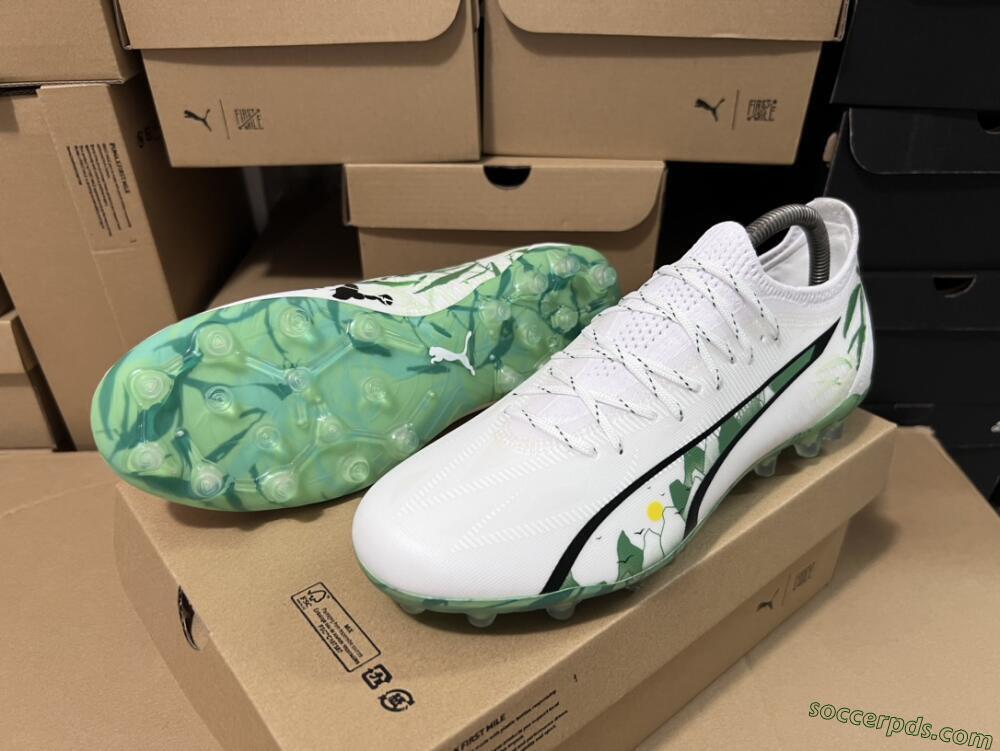 Puma Ultra Ultimate FG Low-Tops Football Boots - White/Black/Green