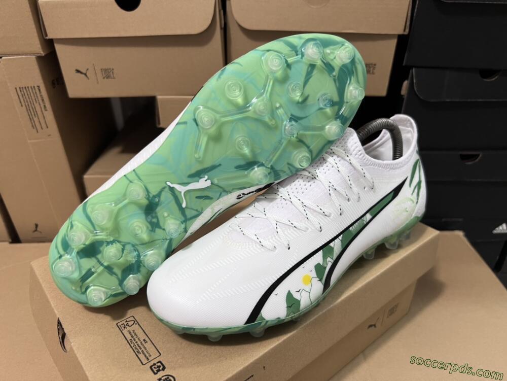 Puma Ultra Ultimate FG Low-Tops Football Boots - White/Black/Green