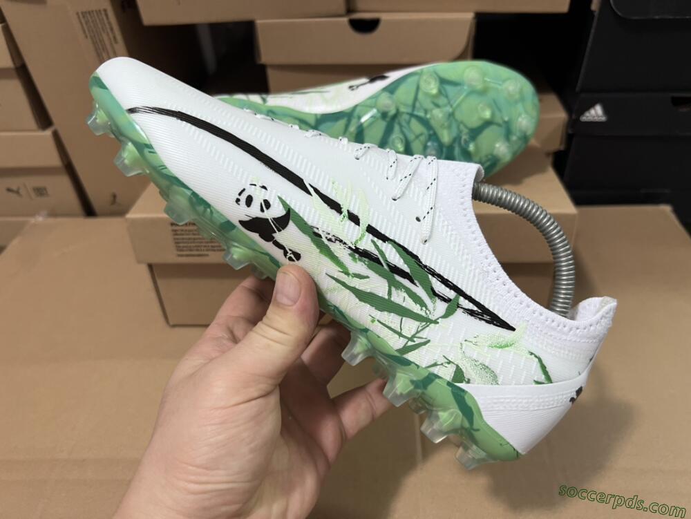 Puma Ultra Ultimate FG Low-Tops Football Boots - White/Black/Green