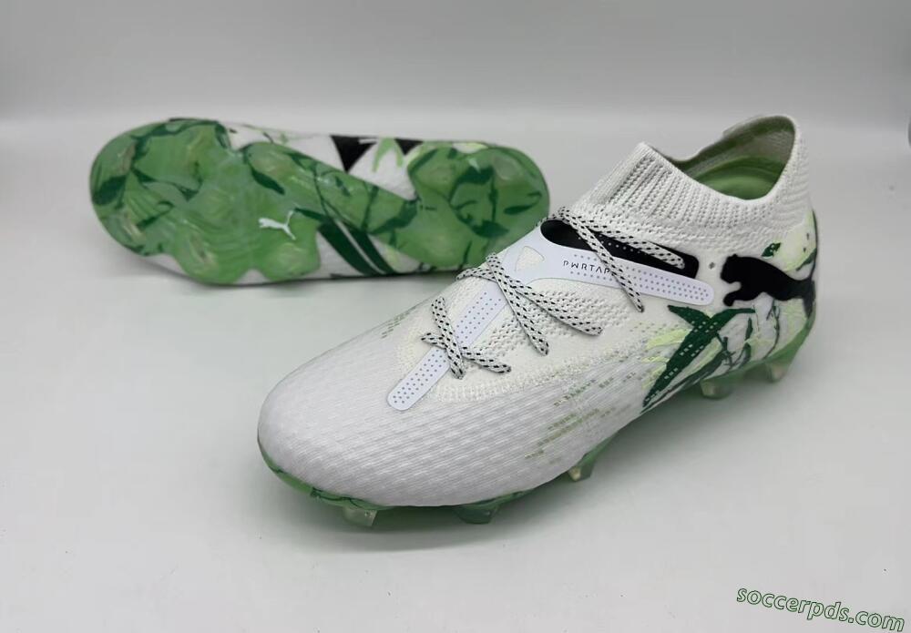 Puma Future 7 Ultimate FG Low-Tops Football Boots - White/Black/Green