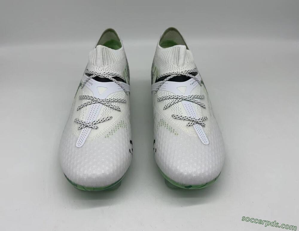 Puma Future 7 Ultimate FG Low-Tops Football Boots - White/Black/Green