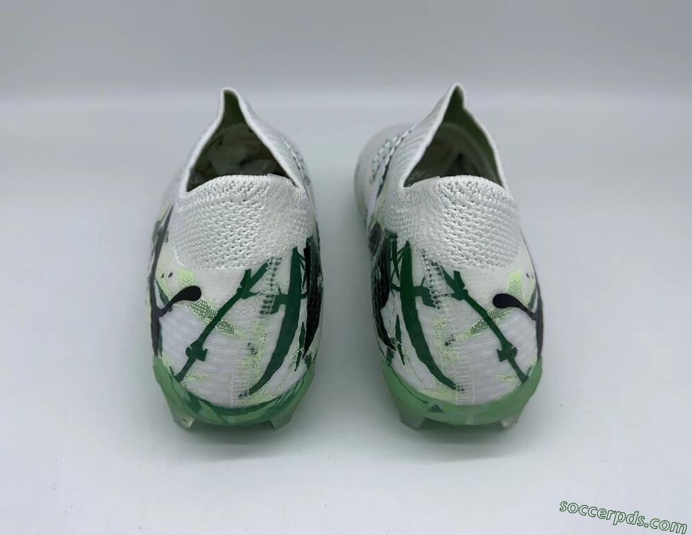 Puma Future 7 Ultimate FG Low-Tops Football Boots - White/Black/Green