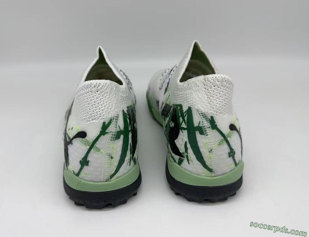Puma Future 7 Ultimate TF Low-Tops Football Shoes - White/Green/Black