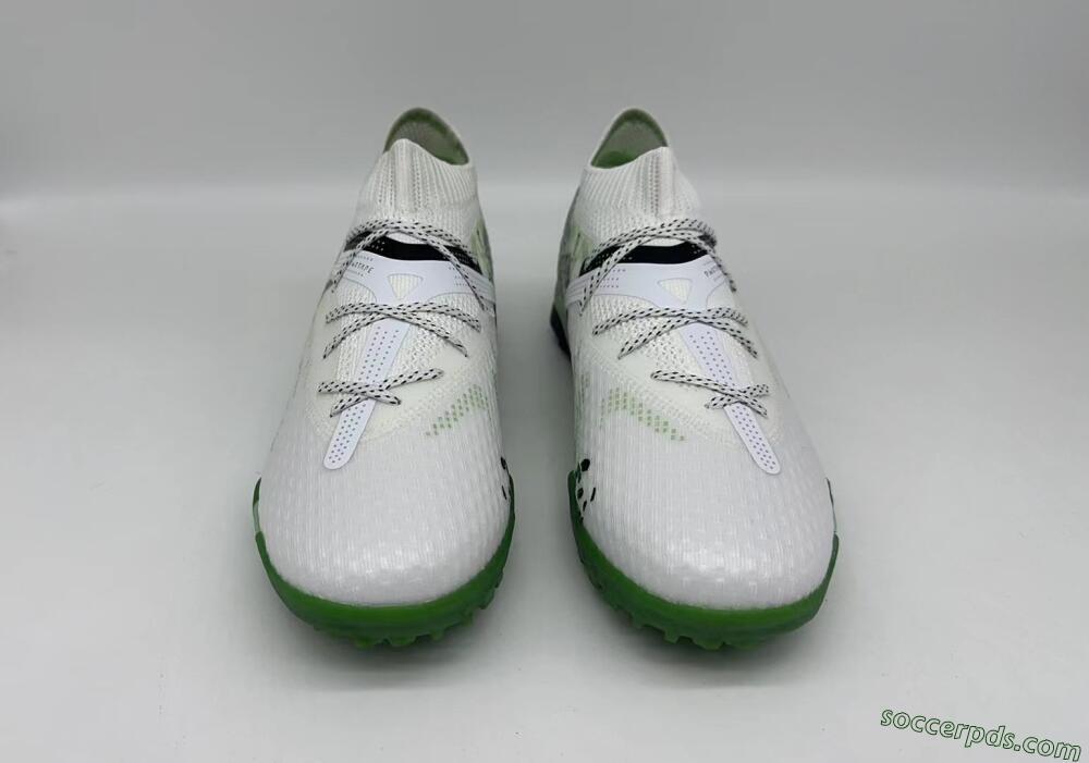 Puma Future 7 Ultimate TF Low-Tops Football Shoes - White/Green/Black