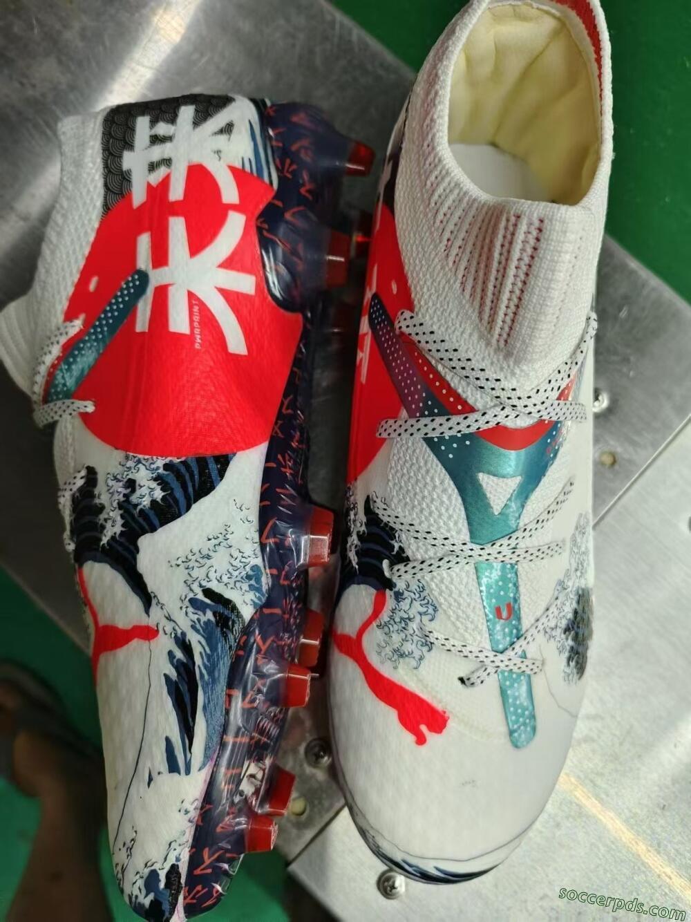 Puma Future Ultimate FG Low-Tops Football Boots - Beige/Blue/Red