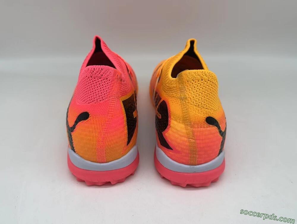 Puma Future 7 Ultimate TF Low-Tops Football Shoes - Pink/Black/White