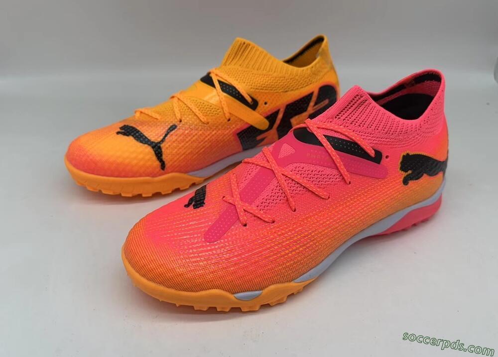 Puma Future 7 Ultimate TF Low-Tops Football Shoes - Pink/Black/White