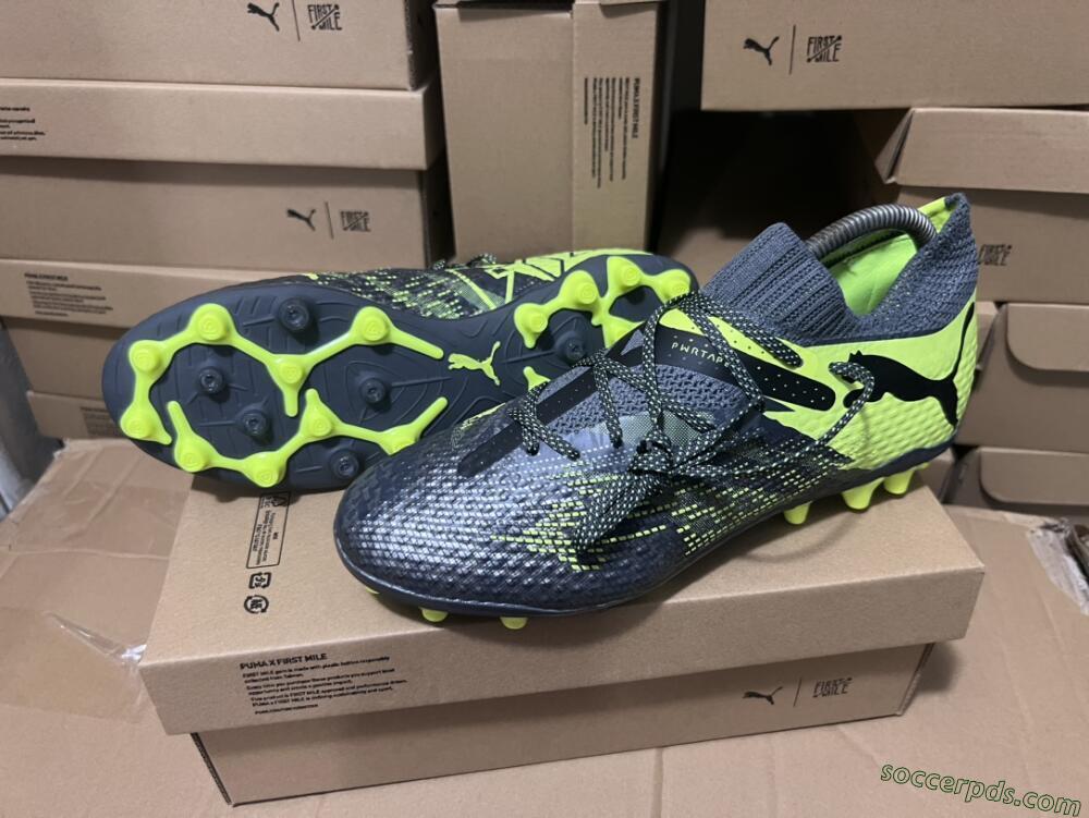 Puma Future Ultimate MG Low-Tops Football Boots - Black/Yellow