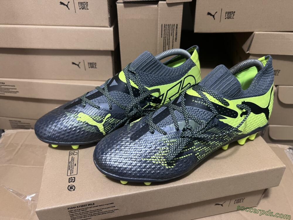 Puma Future Ultimate MG Low-Tops Football Boots - Black/Yellow