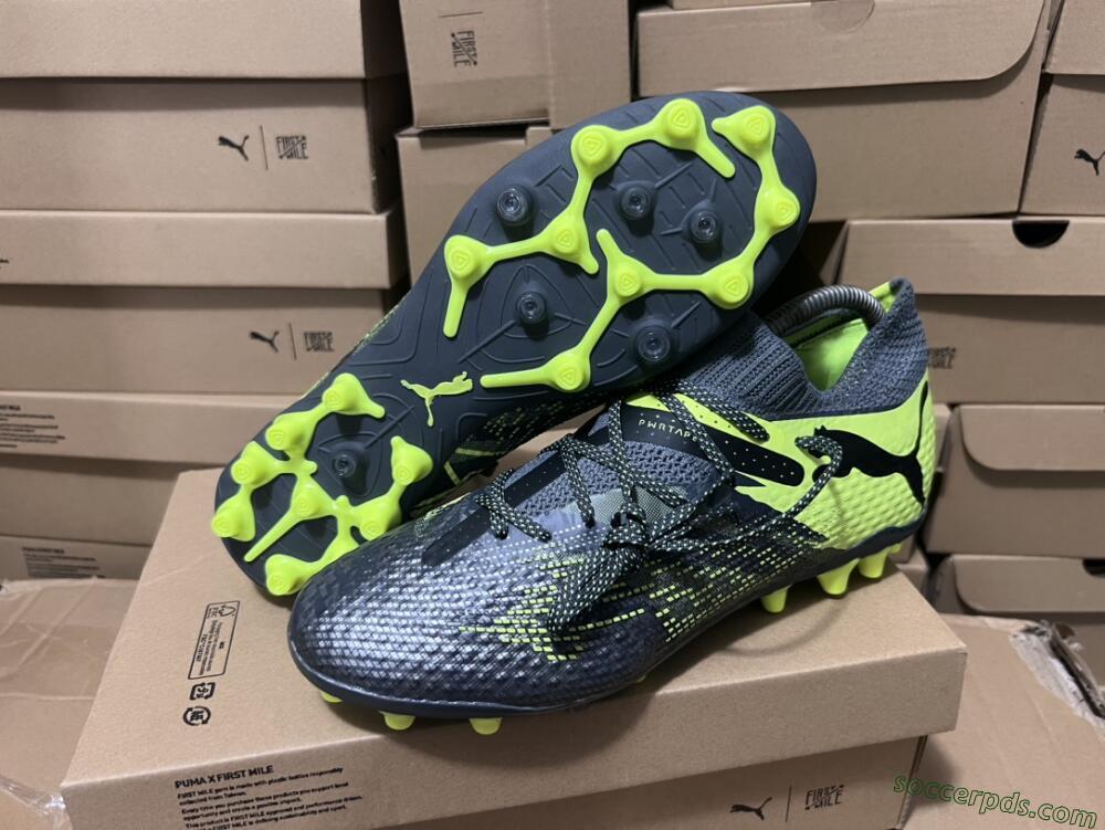 Puma Future Ultimate MG Low-Tops Football Boots - Black/Yellow