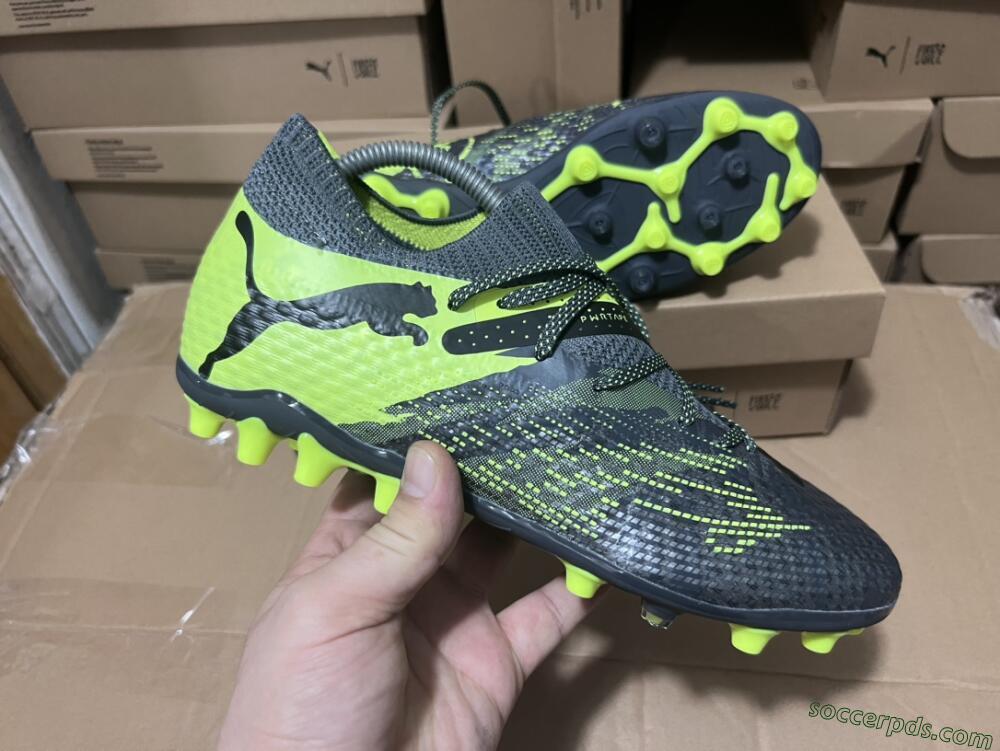 Puma Future Ultimate MG Low-Tops Football Boots - Black/Yellow