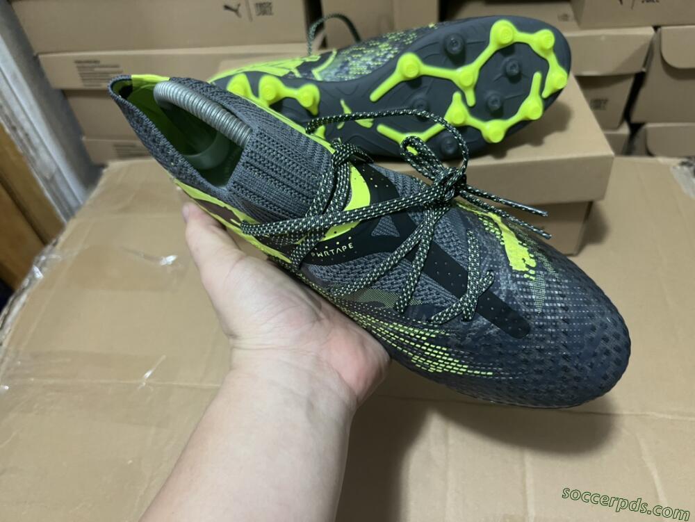 Puma Future Ultimate MG Low-Tops Football Boots - Black/Yellow