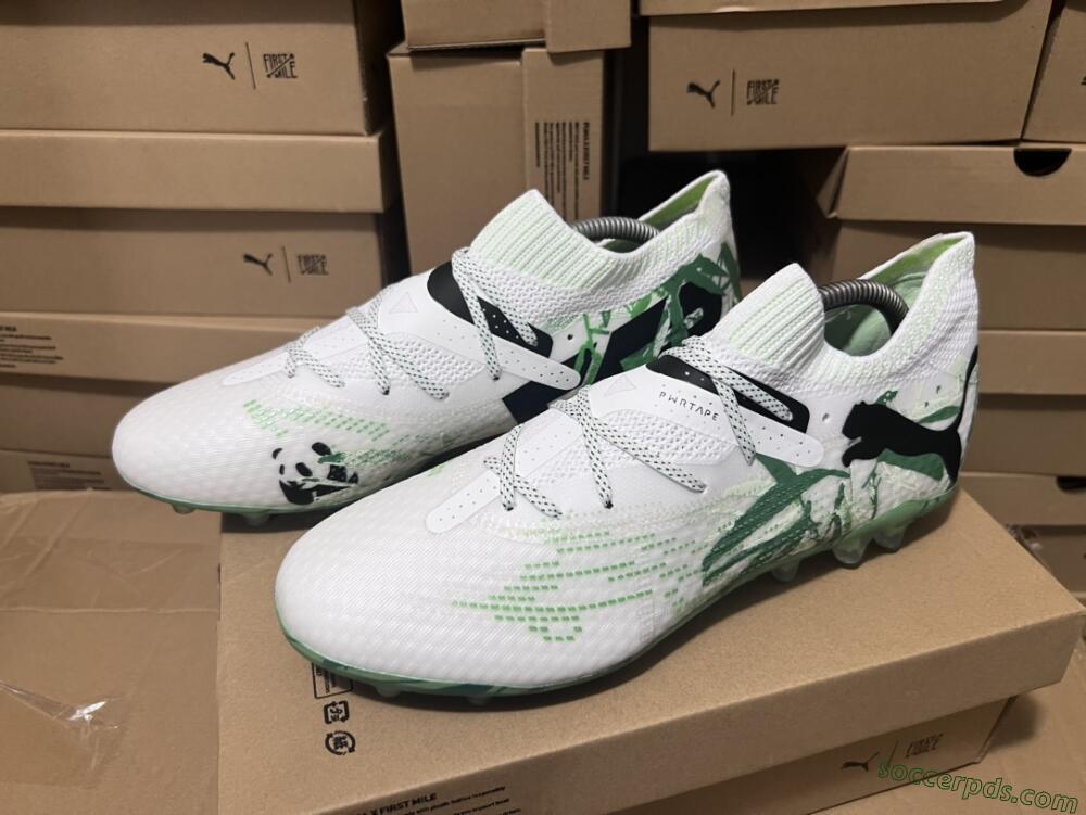 Puma Future Ultimate MG Low-Tops Football Boots - White/Black/Green