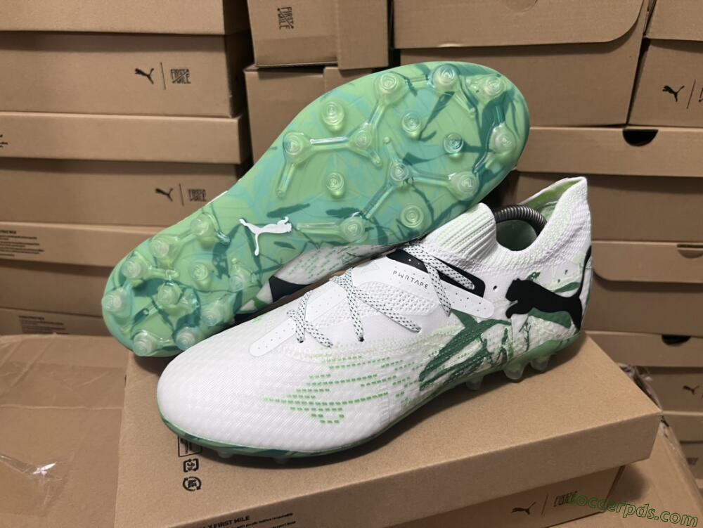 Puma Future Ultimate MG Low-Tops Football Boots - White/Black/Green