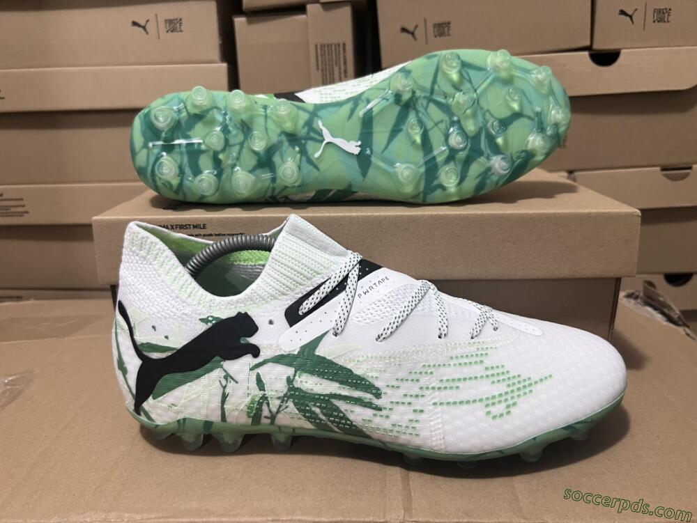 Puma Future Ultimate MG Low-Tops Football Boots - White/Black/Green