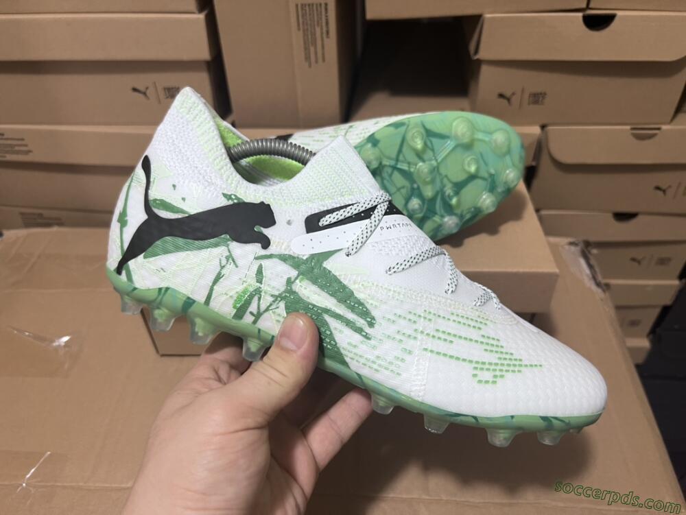 Puma Future Ultimate MG Low-Tops Football Boots - White/Black/Green
