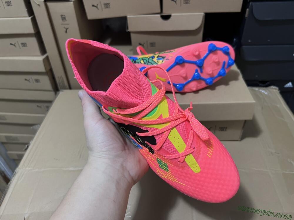 Puma Future Ultimate MG Low-Tops Football Boots - Pink/Blue/Green/Yellow
