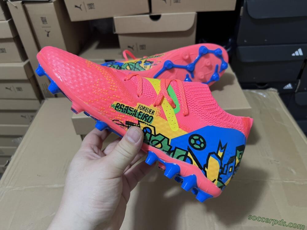 Puma Future Ultimate MG Low-Tops Football Boots - Pink/Blue/Green/Yellow