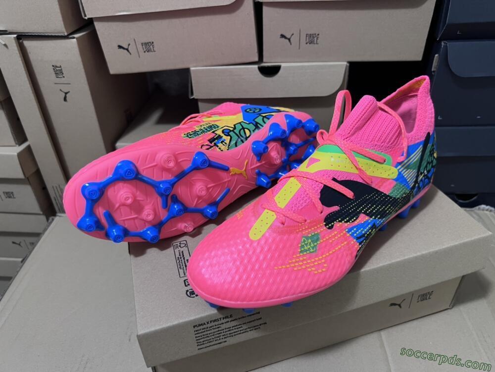 Puma Future Ultimate MG Low-Tops Football Boots - Pink/Blue/Green/Yellow