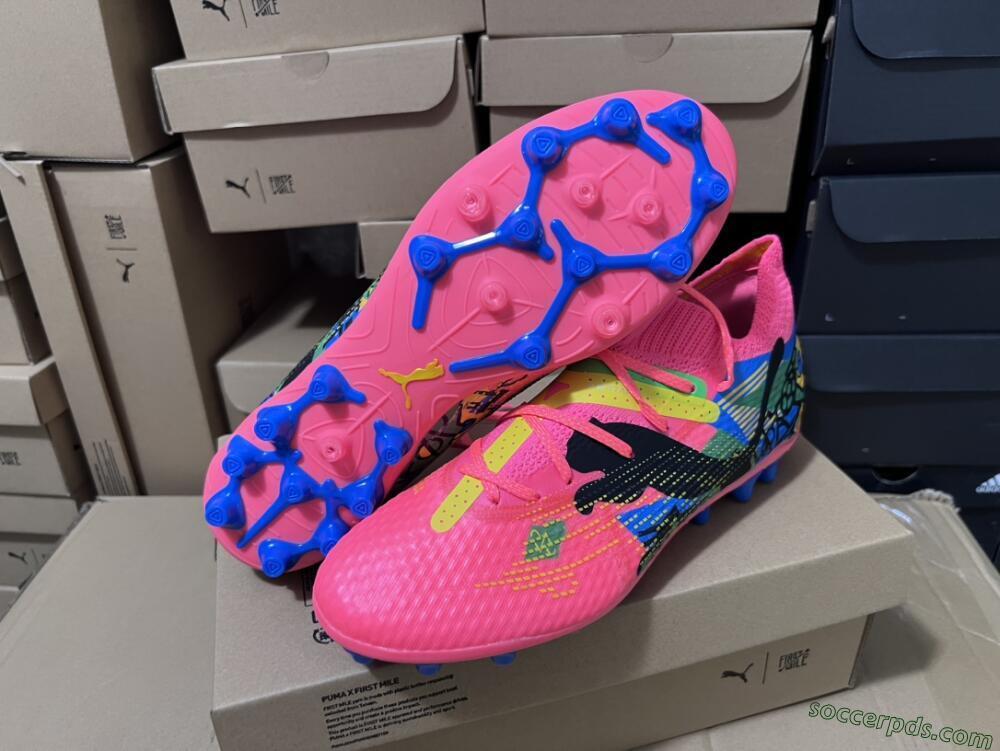 Puma Future Ultimate MG Low-Tops Football Boots - Pink/Blue/Green/Yellow