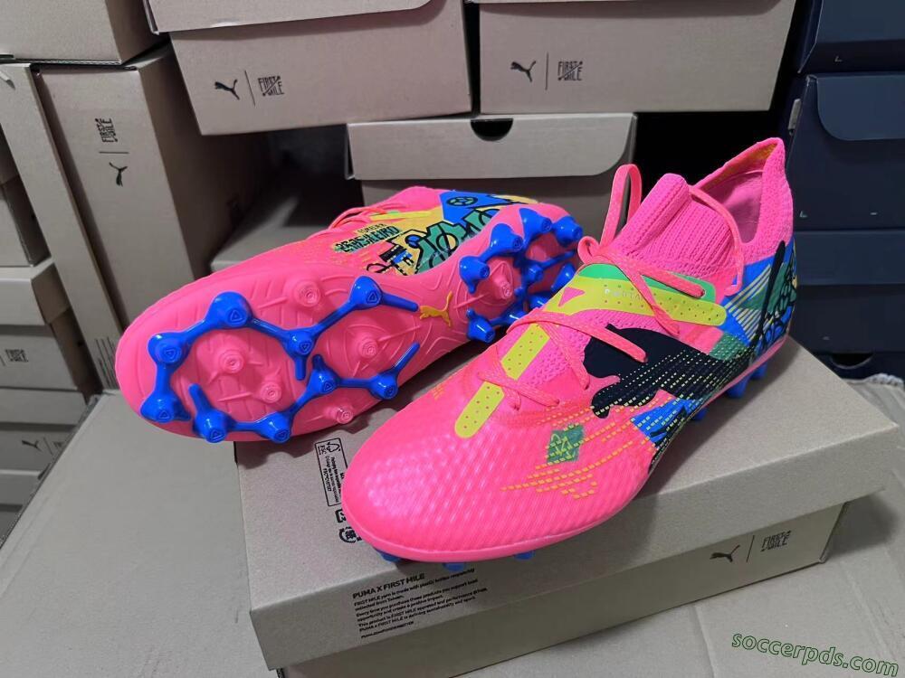 Puma Future Ultimate MG Low-Tops Football Boots - Red/Blue/Yellow/Green