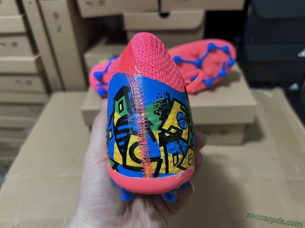 Puma Future Ultimate MG Low-Tops Football Boots - Red/Blue/Yellow/Green