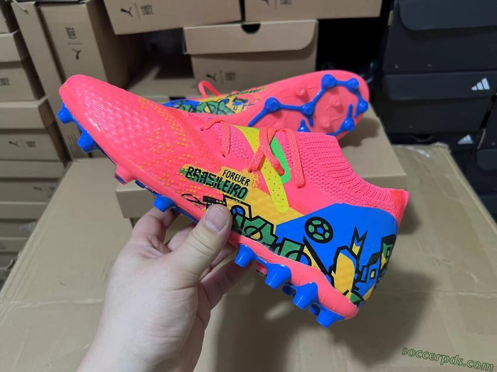 Puma Future Ultimate MG Low-Tops Football Boots - Red/Blue/Yellow/Green