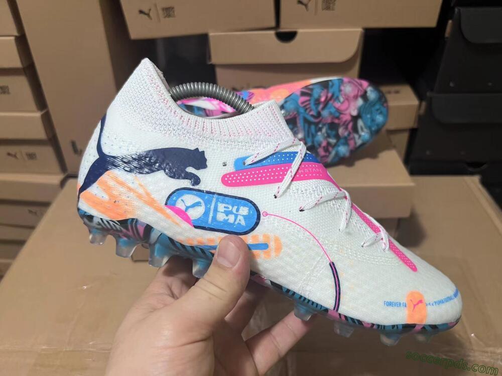 Puma Future Ultimate FG Low-Tops Football Boots - White/Pink/Blue