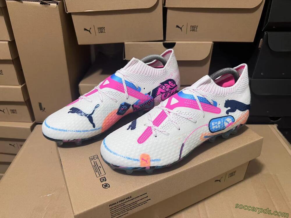Puma Future Ultimate FG Low-Tops Football Boots - White/Pink/Blue