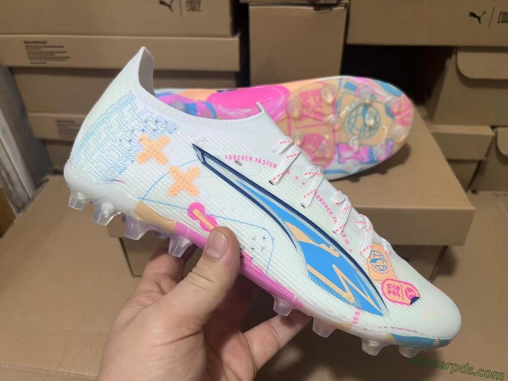 Puma Ultra 5 Ultimate MG Low-Tops Football Boots - White/Blue/Pink