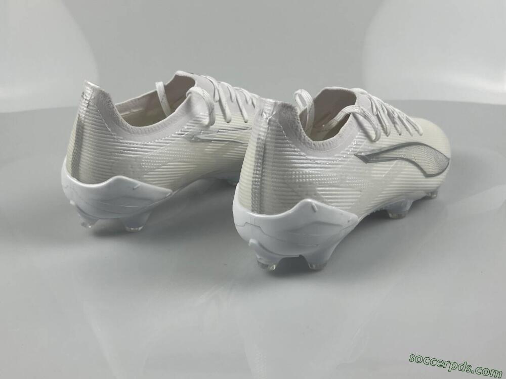 Puma Ultra 5 Ultimate FG Low-Tops Football Boots - White/Silver