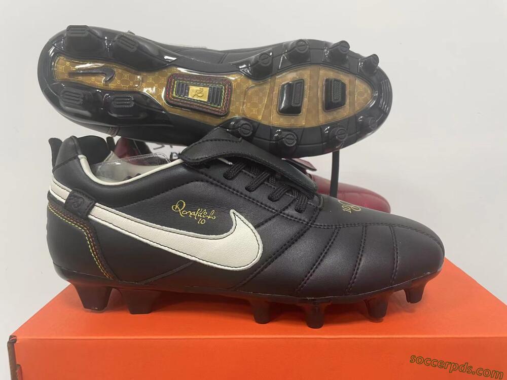 Ronaldo x Nike Tiempo Legend R10 Elite FG Low-Tops Football Boots - Black/White