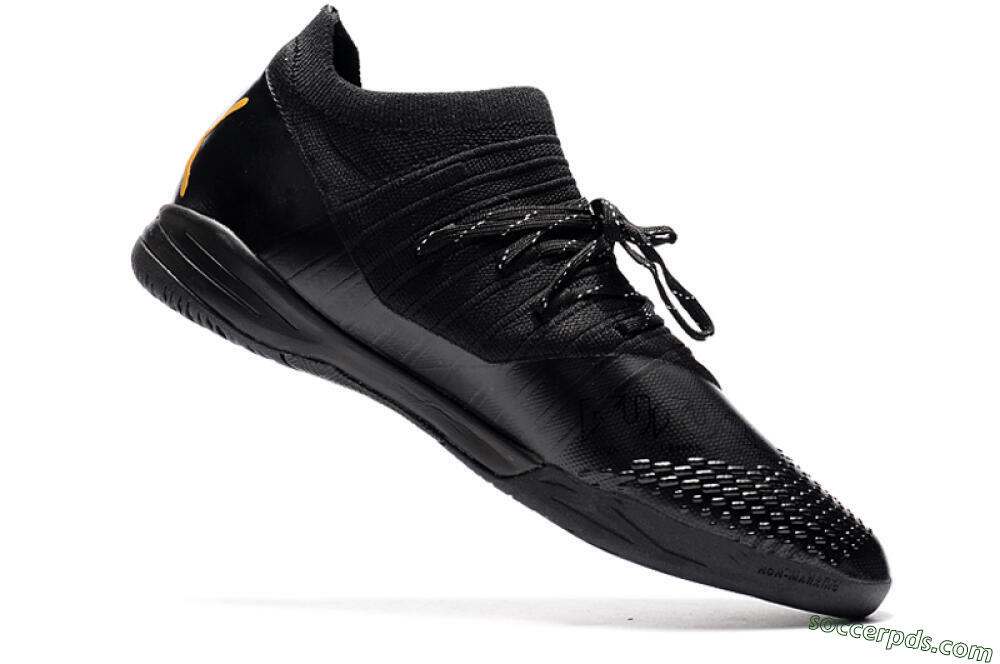 Puma Future Z 1.3 Teazer IC Low-Tops Football Shoes - Black/Yellow 4
