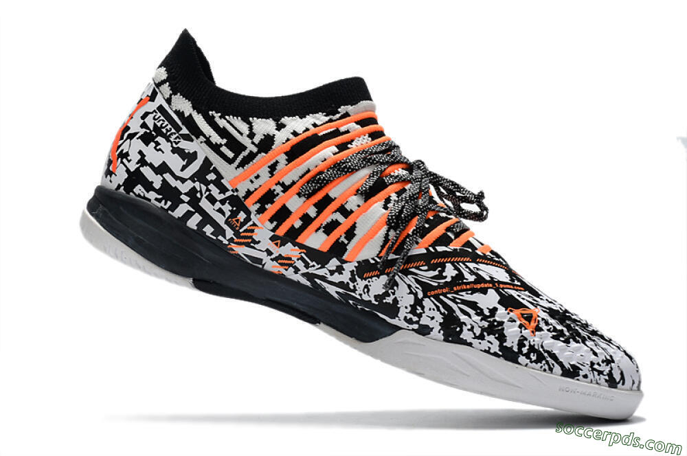 Puma Future Z 1.3 Teazer IC Low-Tops Football Shoes - White/Black/Orange 4