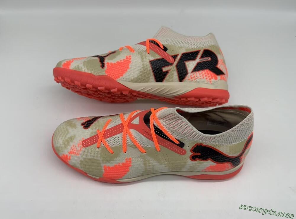 Puma Future Ultimate TF Low-Tops Football Shoes - Beige/Red/Black
