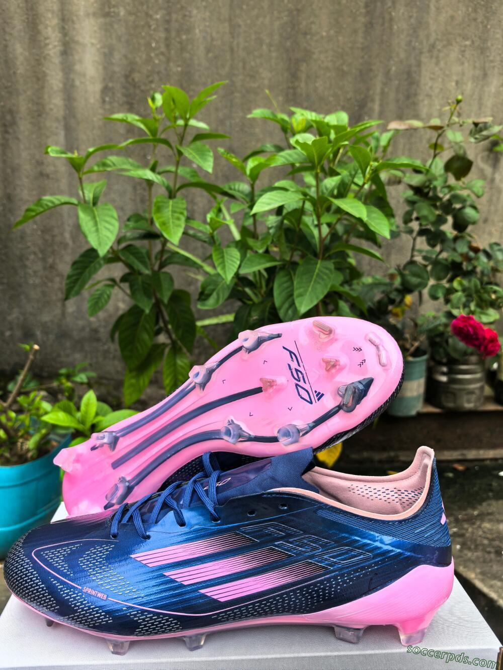 Adidas F50 Elite FG Low-Tops Football Boots - Blue/Pink