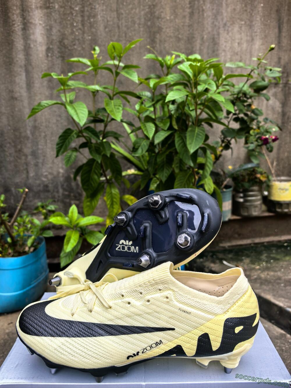 Nike Air Zoom Mercurial Vapor 15 Elite SG Low-Tops Football Boots - Beige/Black