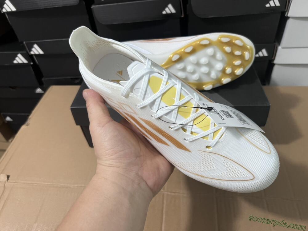 Adidas F50 Elite MG Low-Tops Football Boots - White/Gold