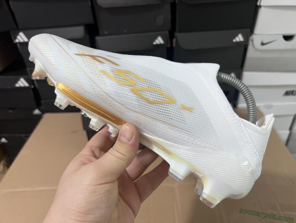 Adidas F50+ Lightstrike Pro Laceless FG Low-Tops Football Boots - Cloud White/Gold Metallic/Cloud White