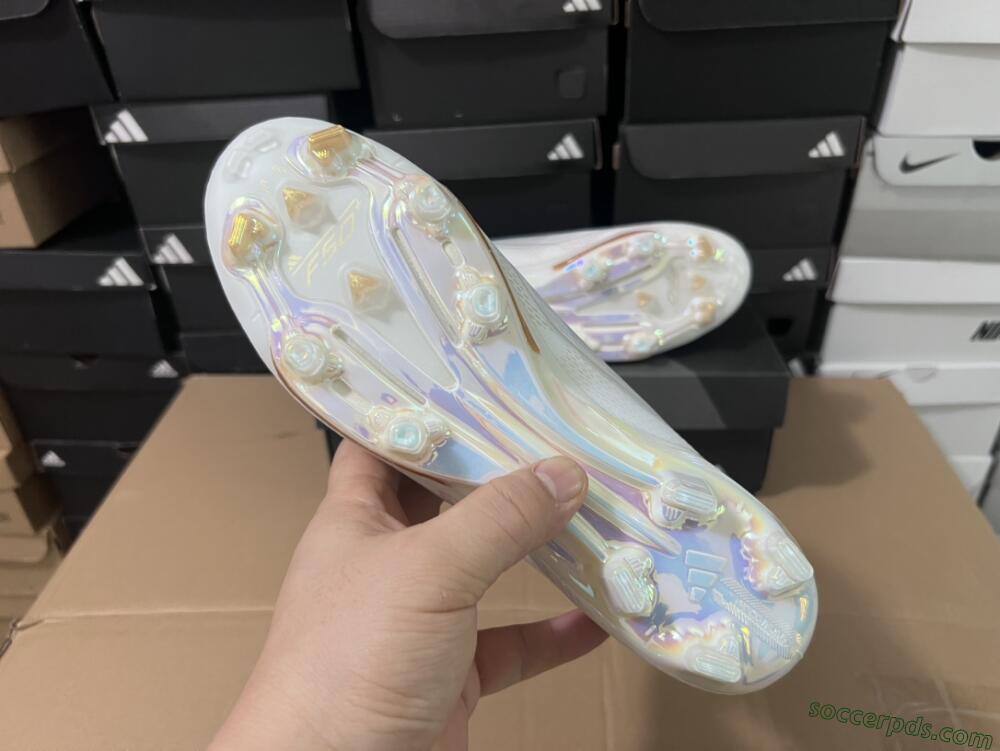 Adidas F50+ Lightstrike Pro Laceless FG Low-Tops Football Boots - Cloud White/Gold Metallic/Cloud White