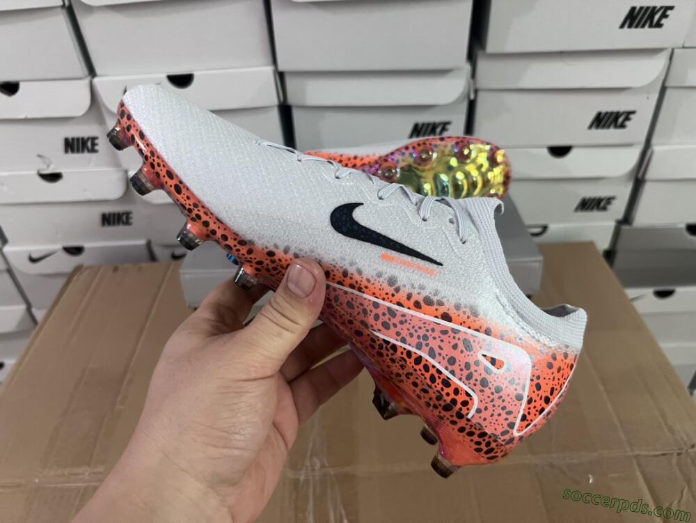 Nike Air Zoom Mercurial Vapor 16 Elite AG Low-Tops Football Boots - Grey/Black/Brown