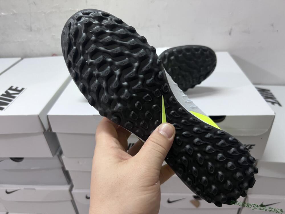 Nike Phantom Luna Elite NU TF High-Tops Football Shoes - Grey/Yellow/Black