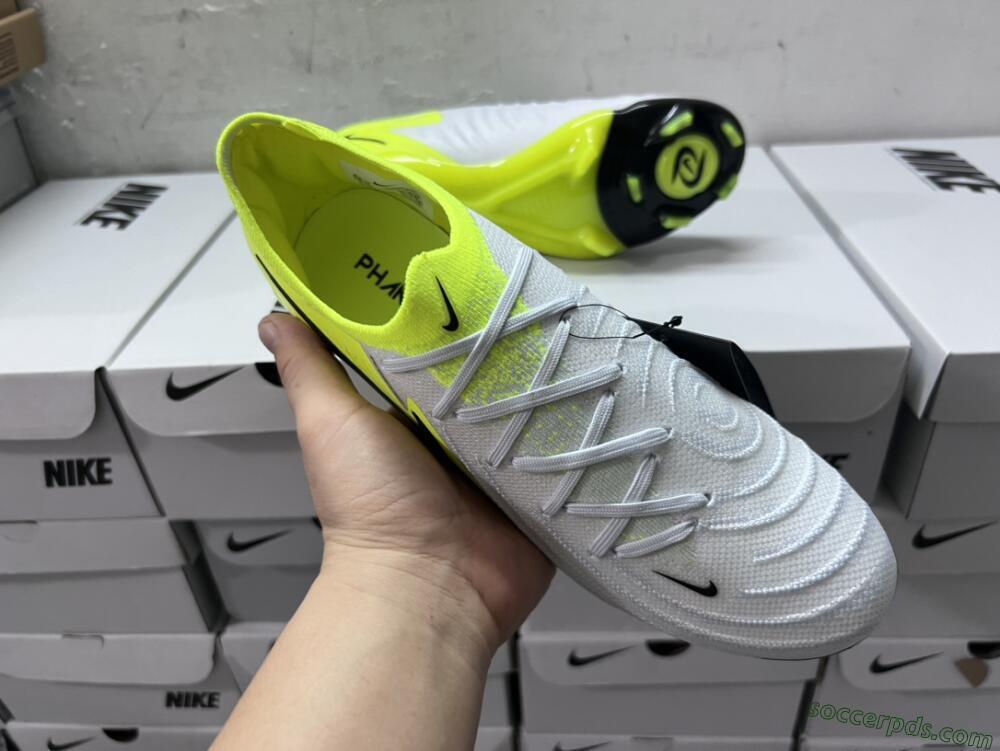 Nike Phantom Luna Elite FG Low-Tops Football Boots - Grey/Yellow/Black