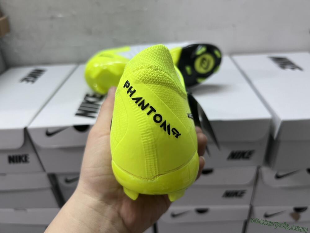 Nike Phantom Luna Elite FG Low-Tops Football Boots - Grey/Yellow/Black