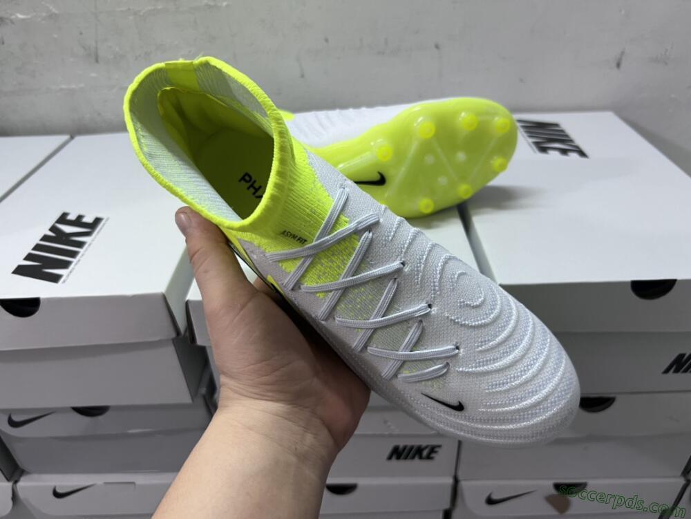 Nike Phantom Luna Elite AG High-Tops Football Boots - Grey/Yellow/Black