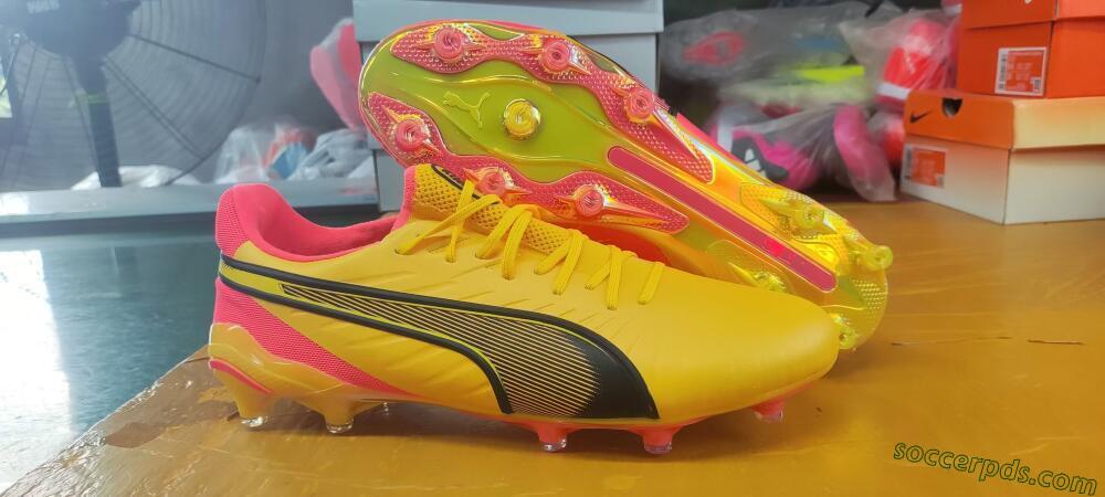 Puma Ultra Ultimate FG Low-Tops Football Boots - Red/Black/Yellow