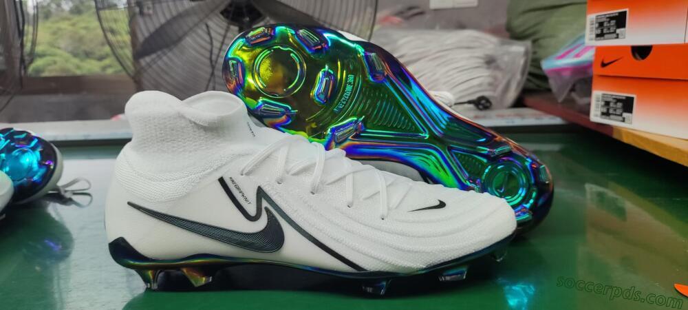 Nike Phantom Luna Elite FG High-Tops Football Boots - White/Black/Gold